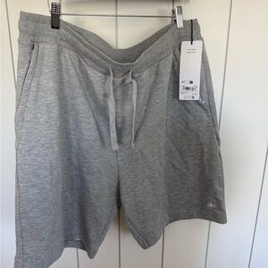 New Alo Yoga Gray Chill Short Size 2XL